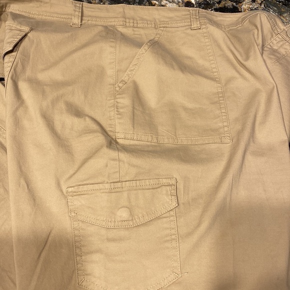 Q womens Gloria Vanderbilt stretch solid tan plus size cargo capris 24W - Picture 4 of 4